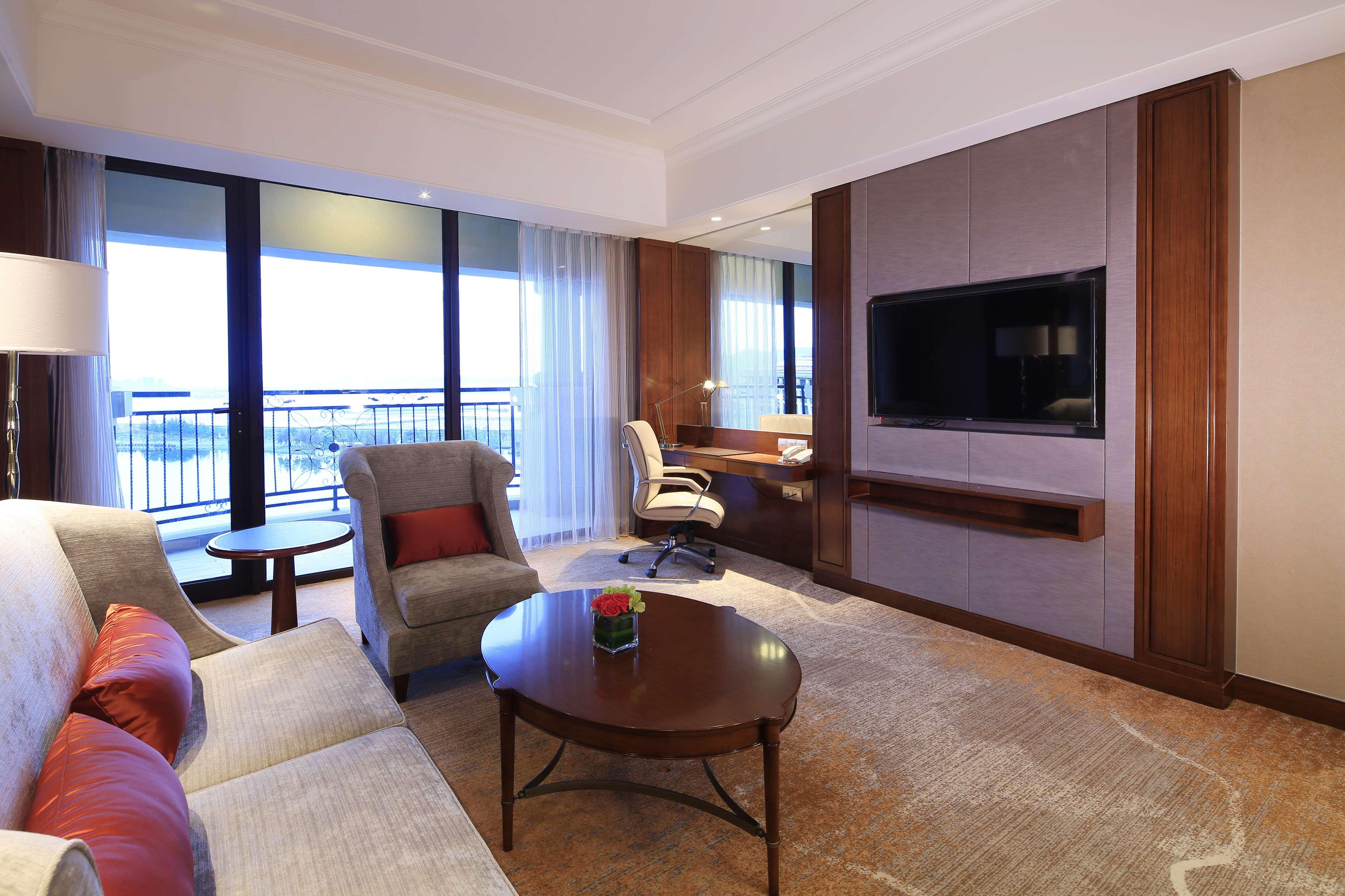 Doubletree By Hilton Ningbo - Chunxiao Hotel Eksteriør billede